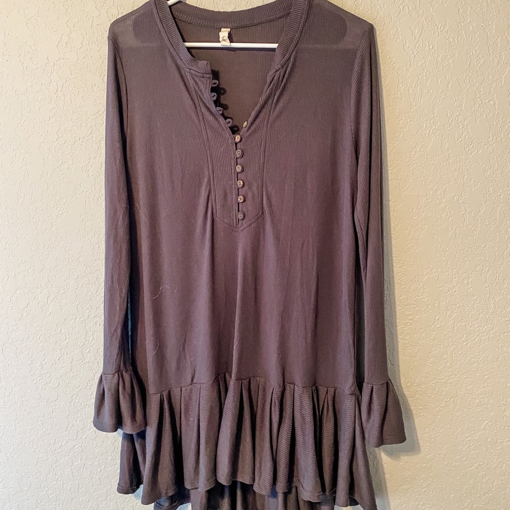 Charcoal gray tunic top